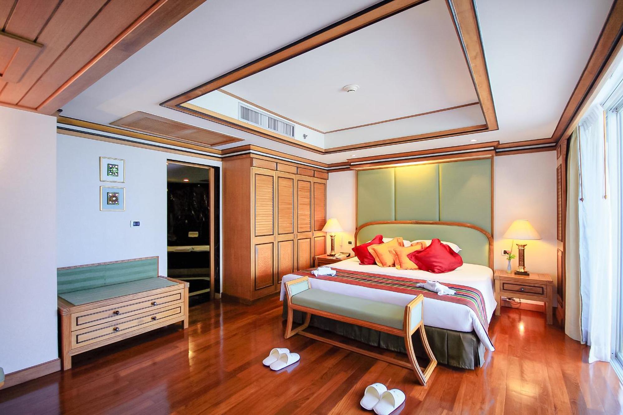 Royal Cliff Grand Hotel Pattaya Exterior photo